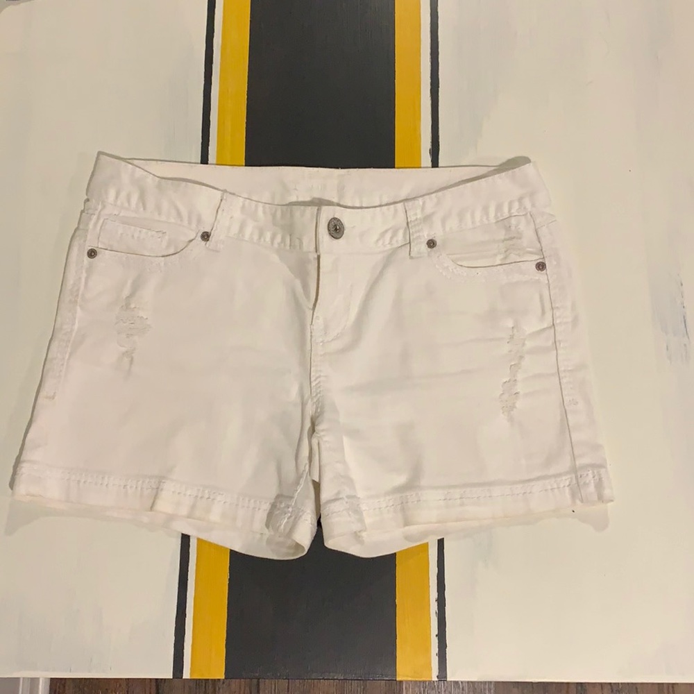 White Maurices shorts!
